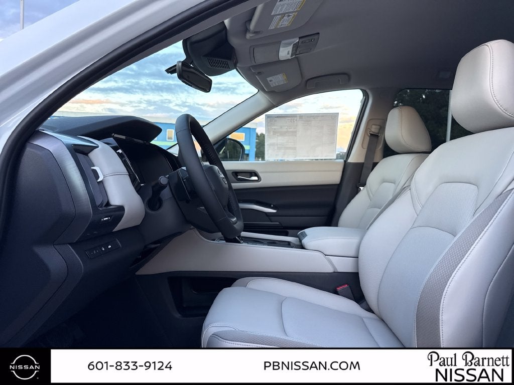 2026 Nissan Pathfinder SL