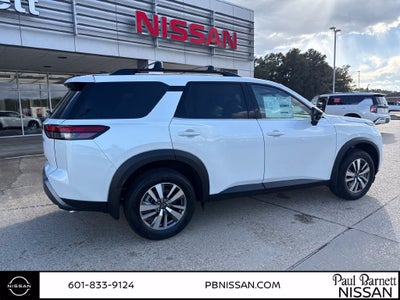2026 Nissan Pathfinder SL