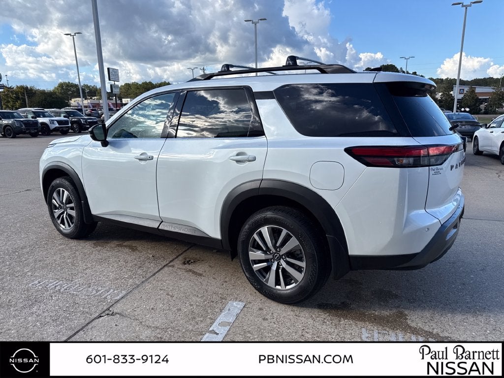 2026 Nissan Pathfinder SL
