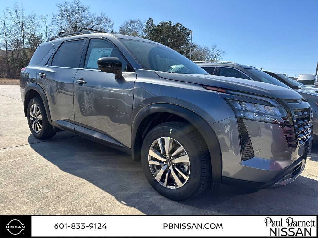 2026 Nissan Pathfinder SL