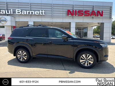 2026 Nissan Pathfinder SL