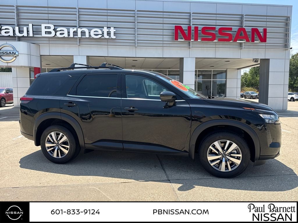 2026 Nissan Pathfinder SL