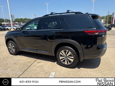 2026 Nissan Pathfinder SL