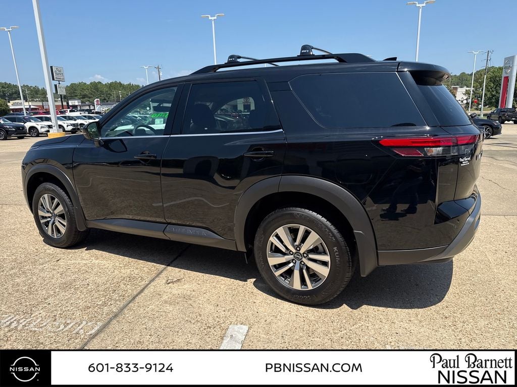 2026 Nissan Pathfinder SL