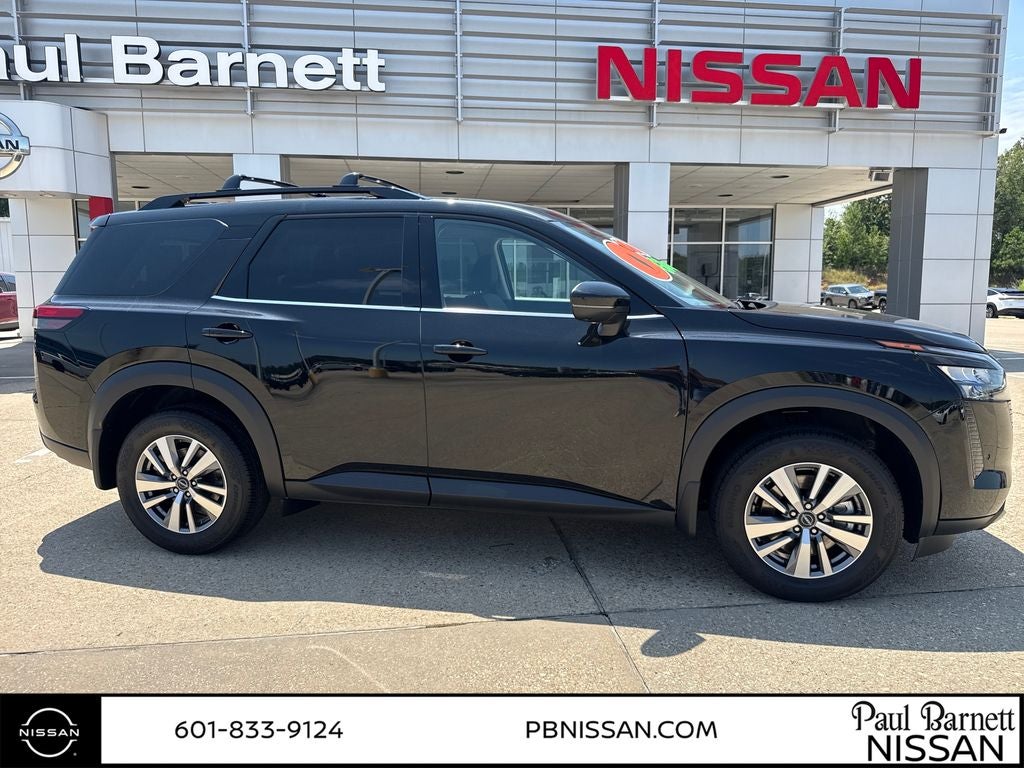 2026 Nissan Pathfinder SL