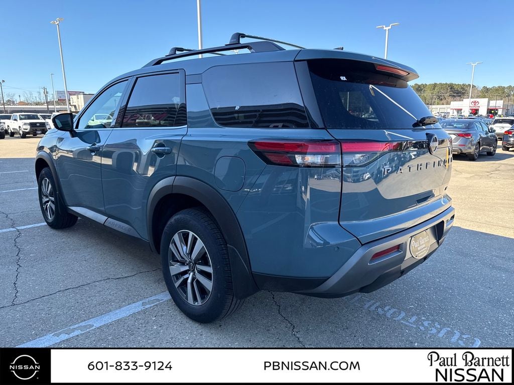 2026 Nissan Pathfinder SL
