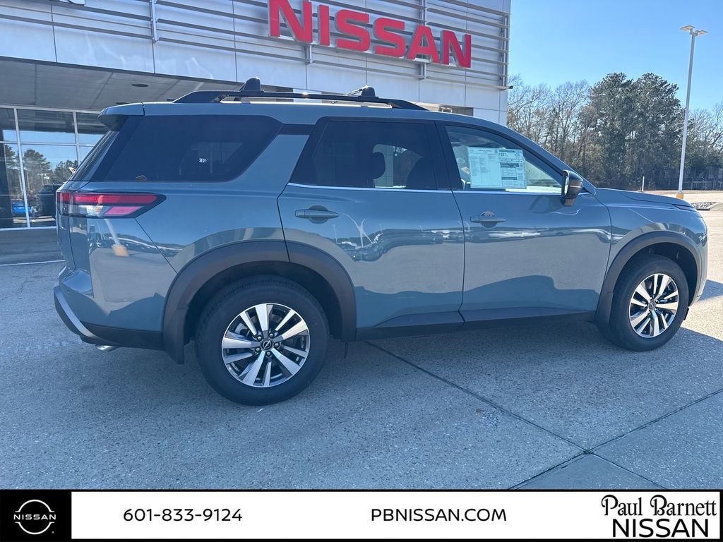 2026 Nissan Pathfinder SL