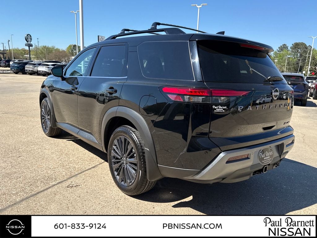 2026 Nissan Pathfinder SL