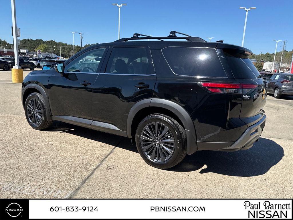 2026 Nissan Pathfinder SL