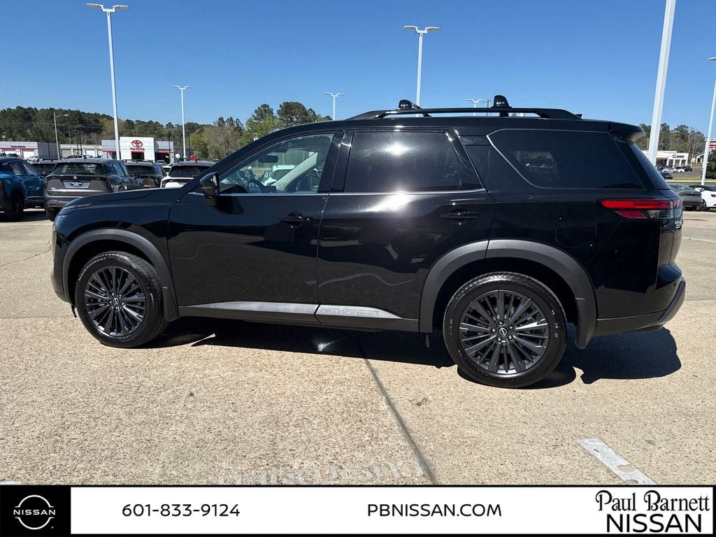 2026 Nissan Pathfinder SL