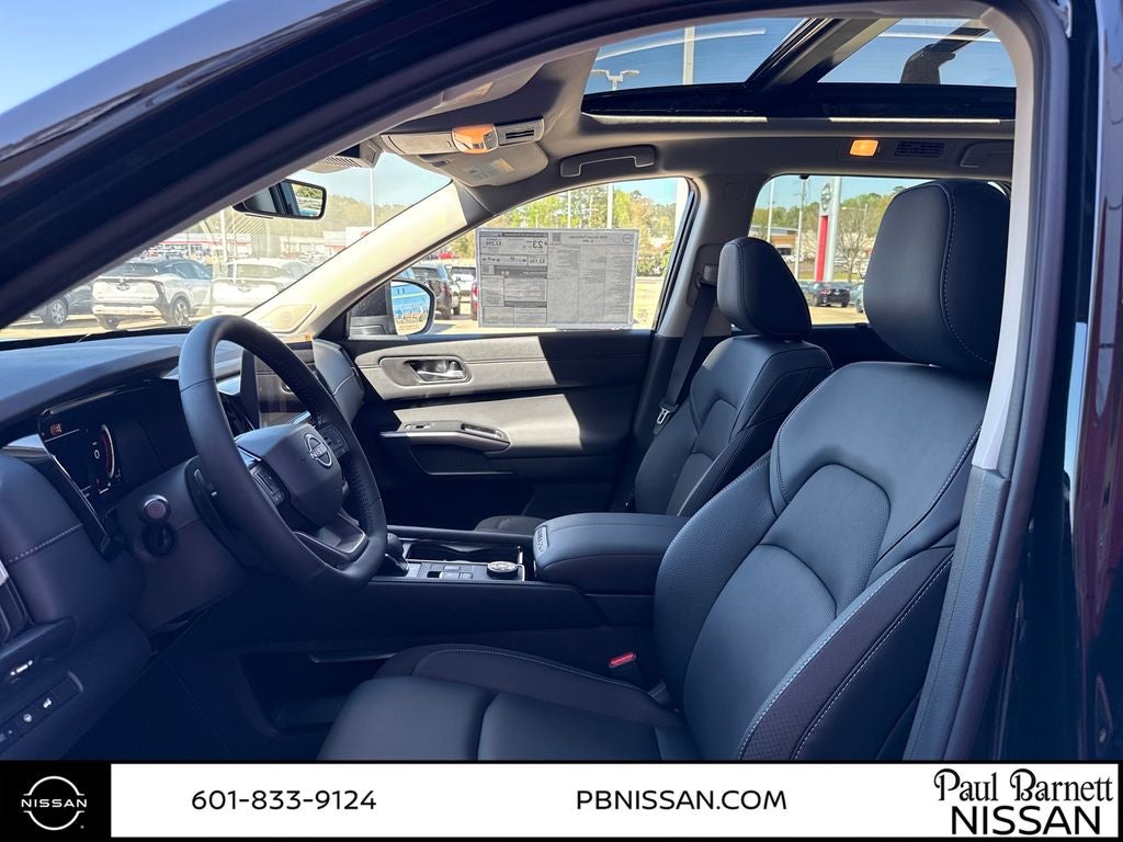 2026 Nissan Pathfinder SL