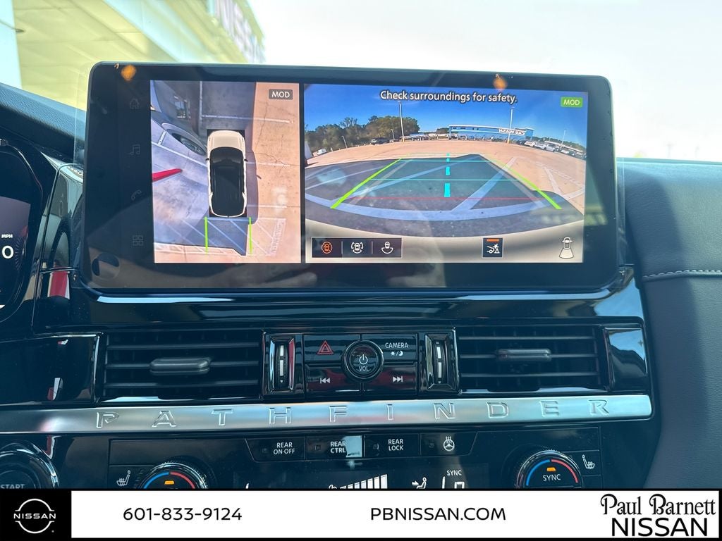 2026 Nissan Pathfinder SL