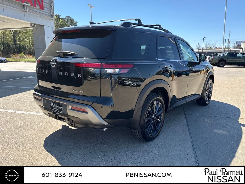 2026 Nissan Pathfinder SL