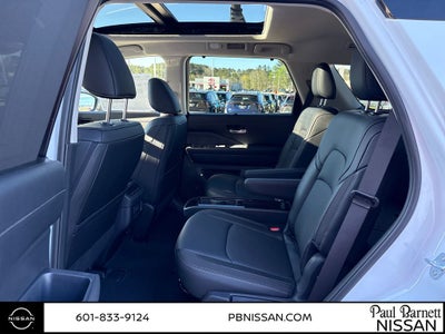 2026 Nissan Pathfinder SL