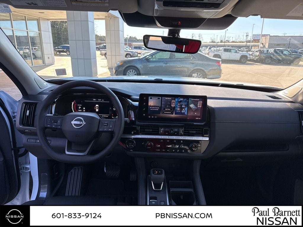 2026 Nissan Pathfinder SL