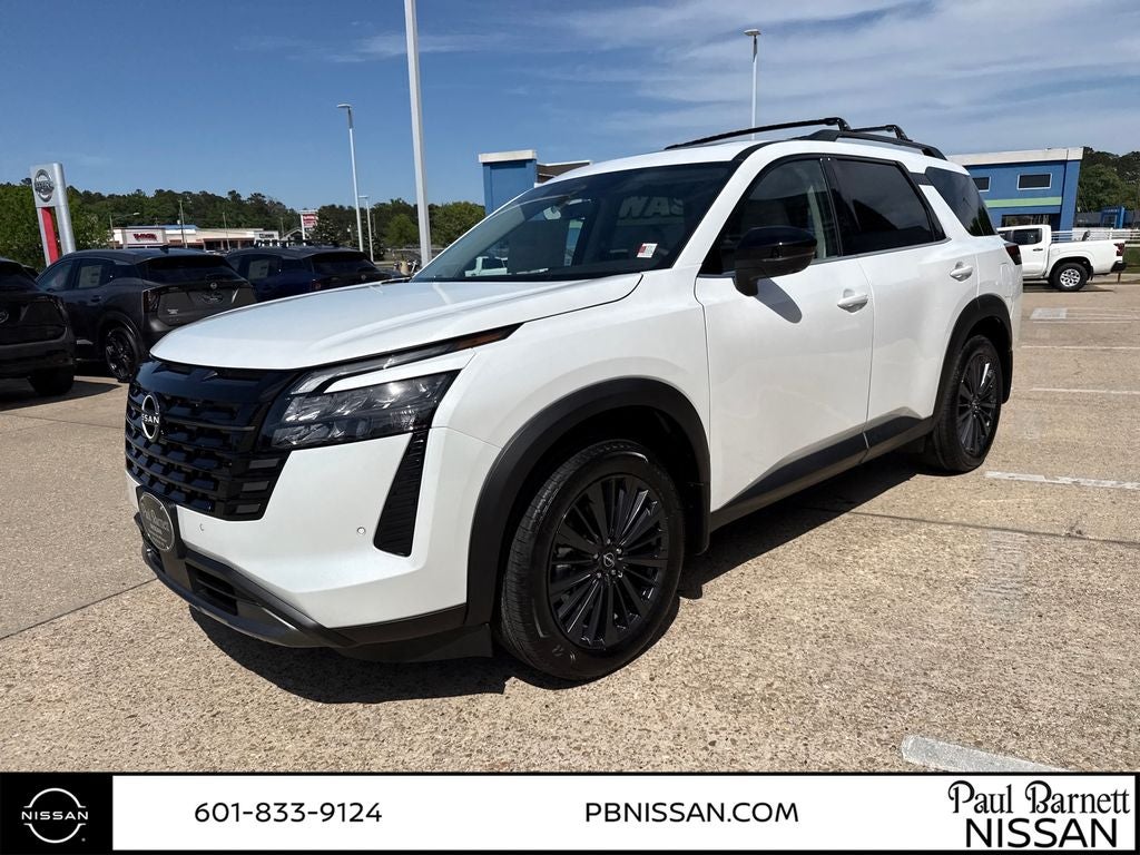 2026 Nissan Pathfinder SL