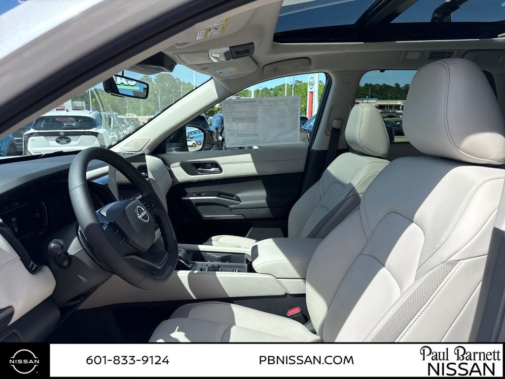 2026 Nissan Pathfinder SL