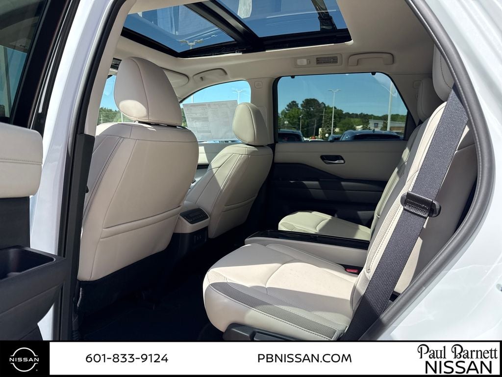 2026 Nissan Pathfinder SL