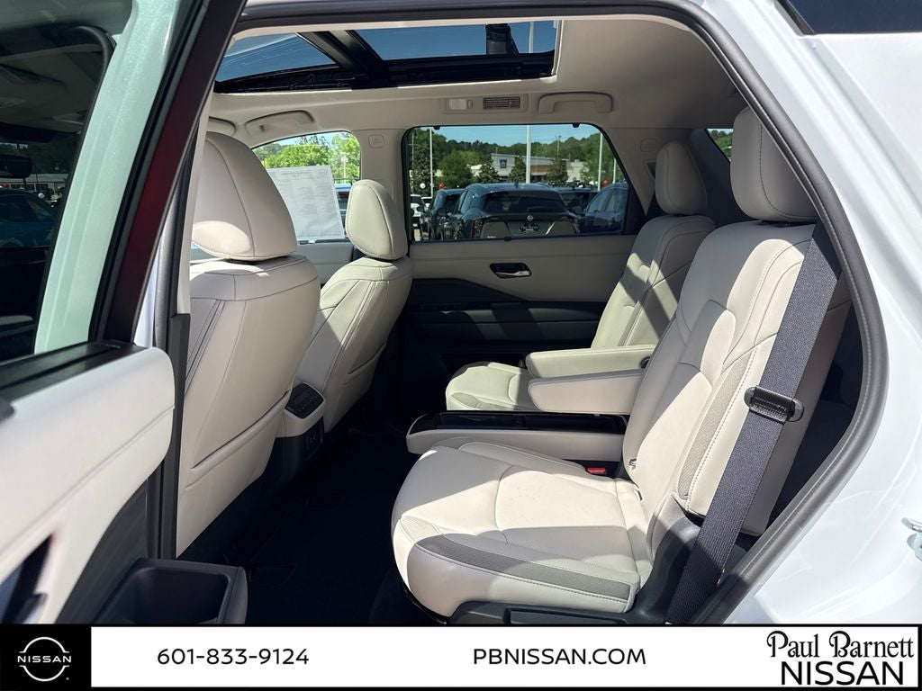 2026 Nissan Pathfinder SL