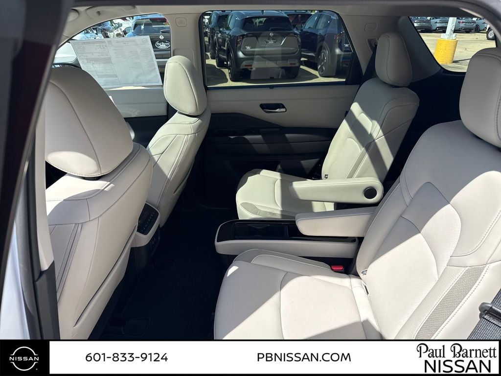 2026 Nissan Pathfinder SL