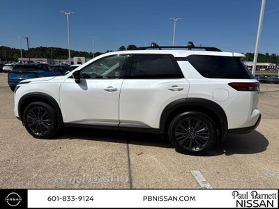 2026 Nissan Pathfinder SL