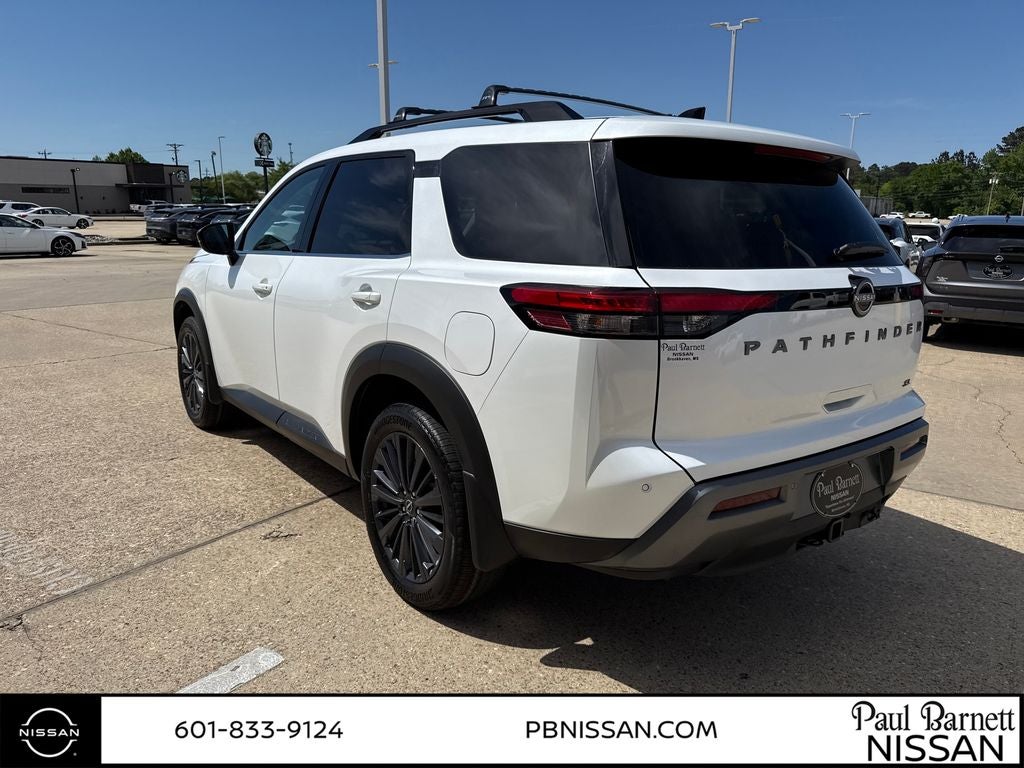 2026 Nissan Pathfinder SL