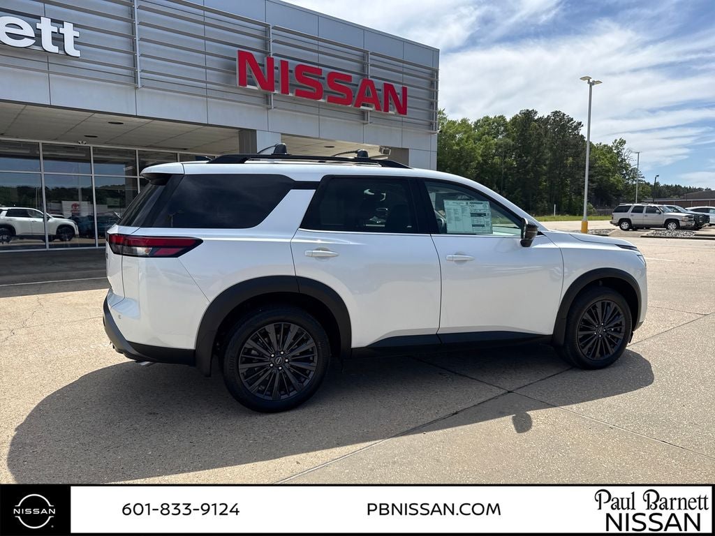 2026 Nissan Pathfinder SL