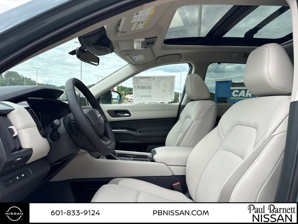 2026 Nissan Pathfinder SL
