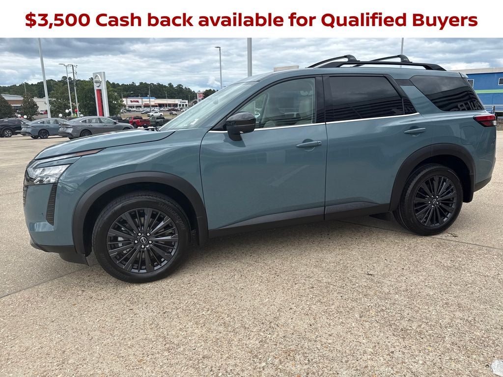 2026 Nissan Pathfinder SL
