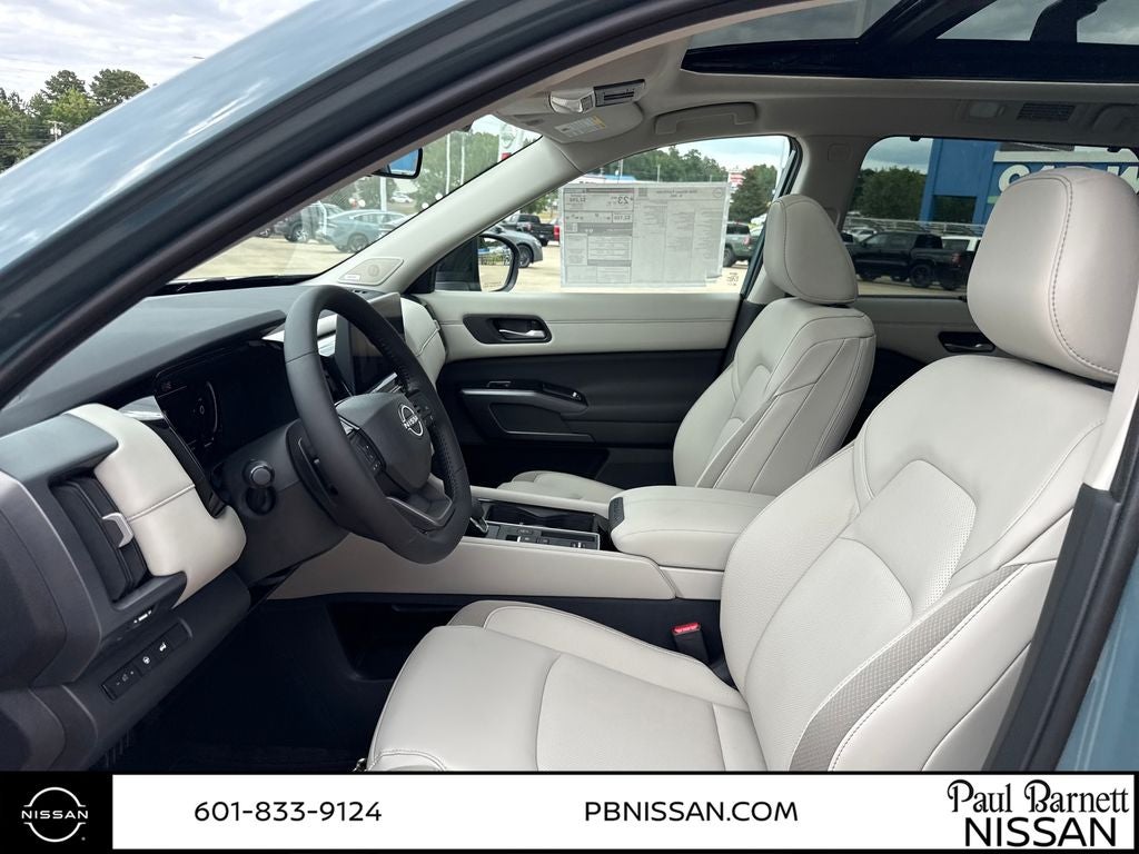 2026 Nissan Pathfinder SL