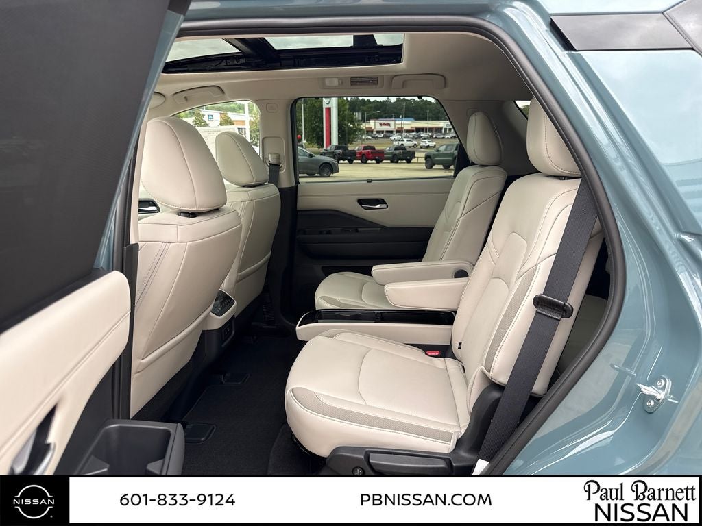 2026 Nissan Pathfinder SL