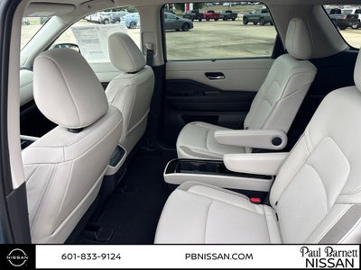 2026 Nissan Pathfinder SL