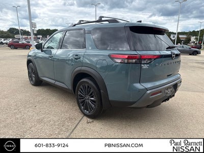 2026 Nissan Pathfinder SL