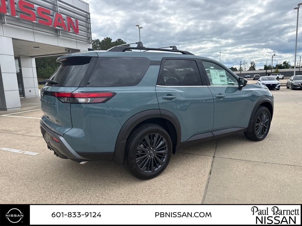 2026 Nissan Pathfinder SL