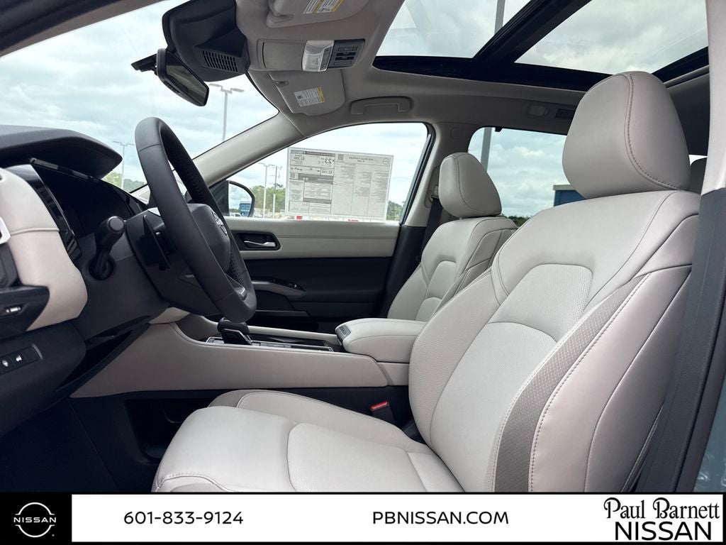2026 Nissan Pathfinder SL