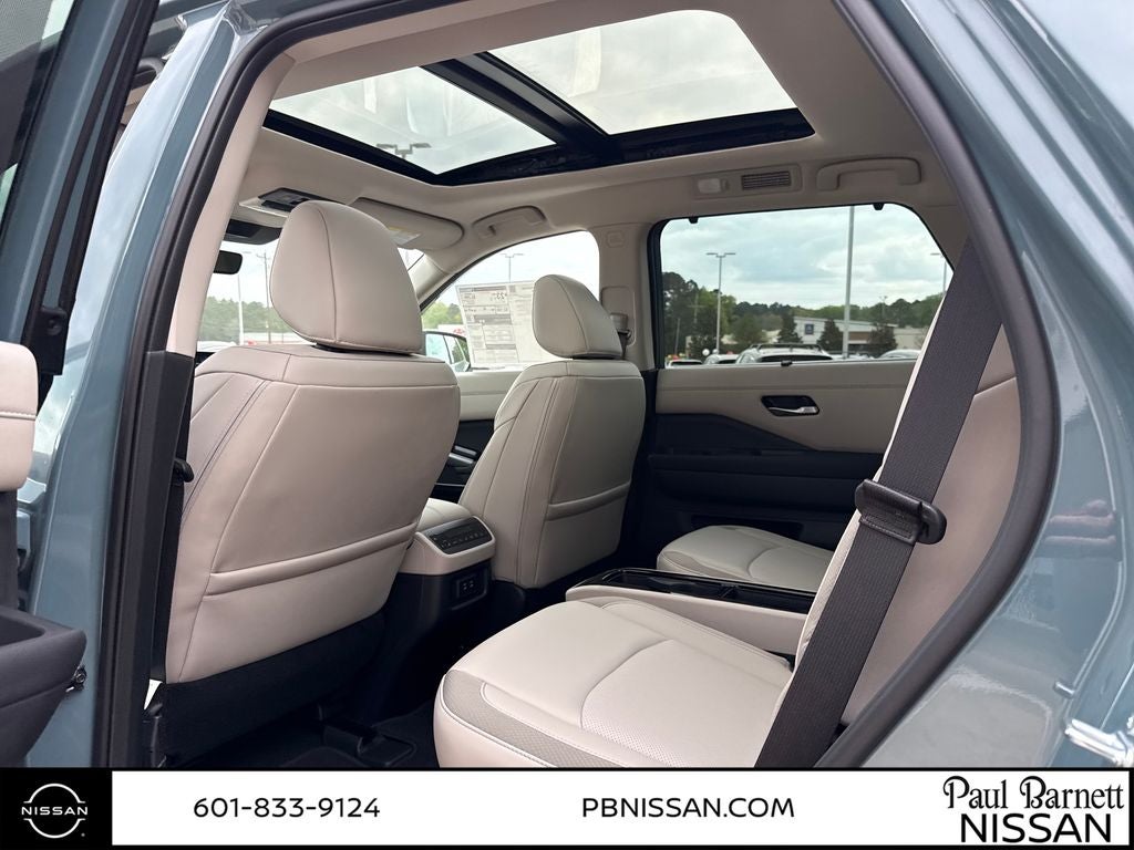 2026 Nissan Pathfinder SL