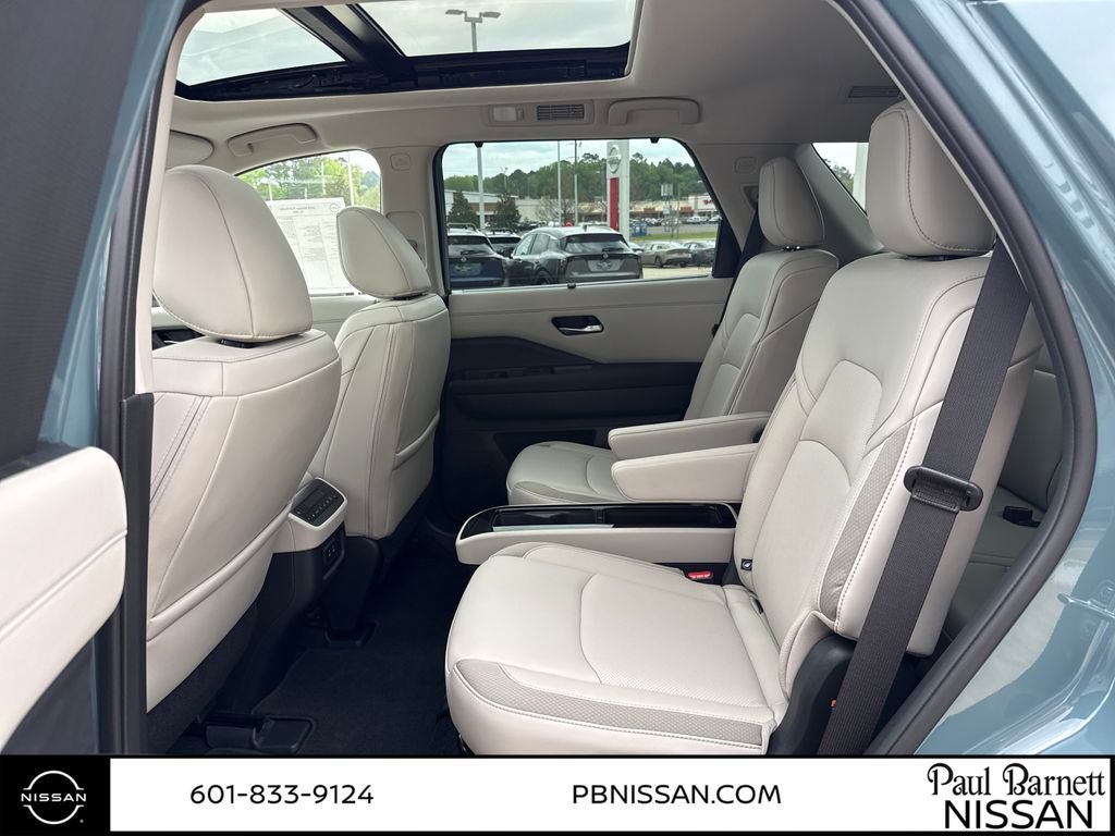 2026 Nissan Pathfinder SL