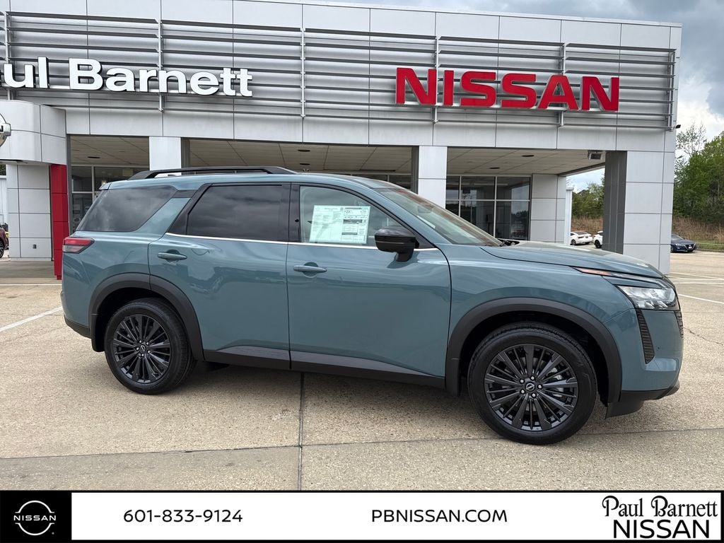 2026 Nissan Pathfinder SL