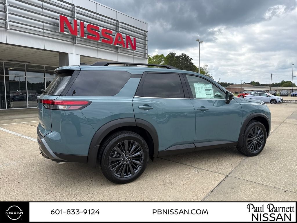 2026 Nissan Pathfinder SL