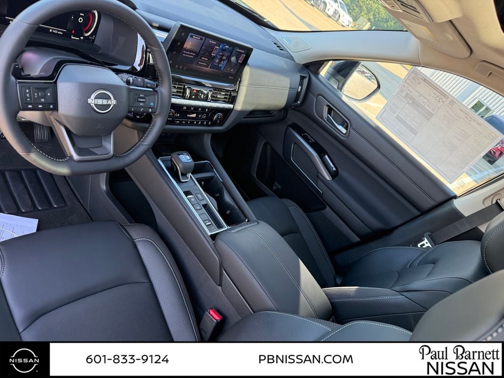 2026 Nissan Pathfinder SL