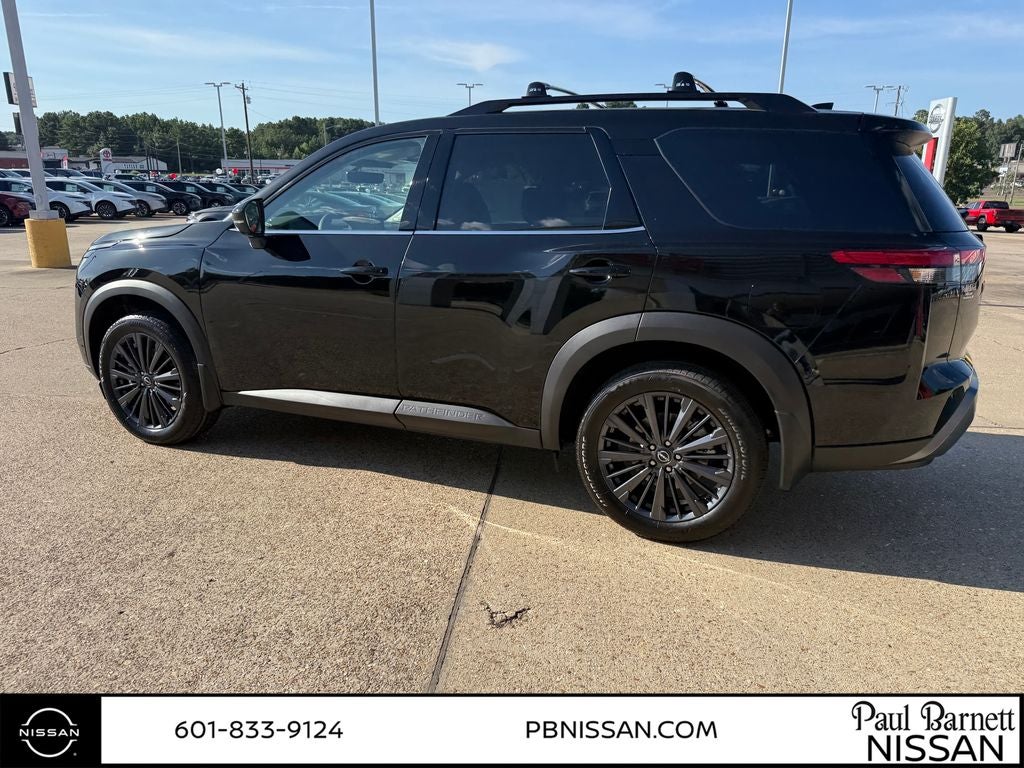 2026 Nissan Pathfinder SL