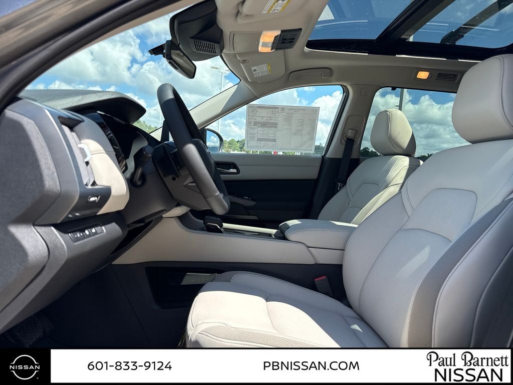 2026 Nissan Pathfinder SL