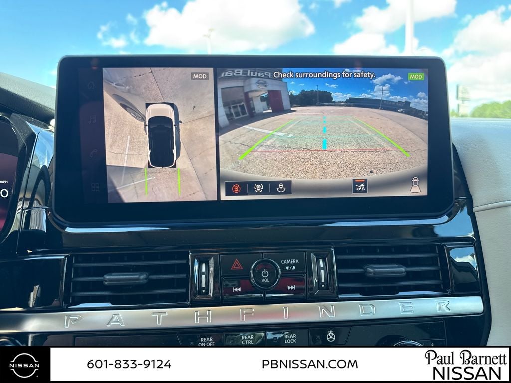 2026 Nissan Pathfinder SL