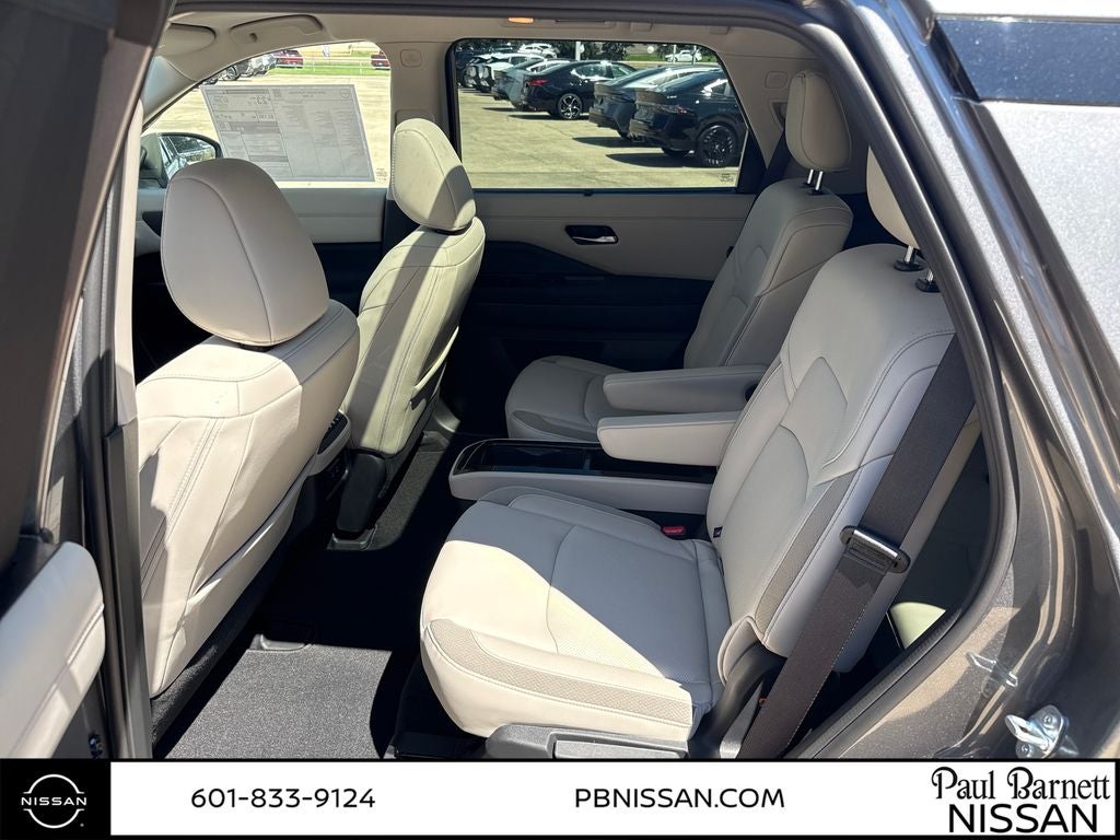 2026 Nissan Pathfinder SL