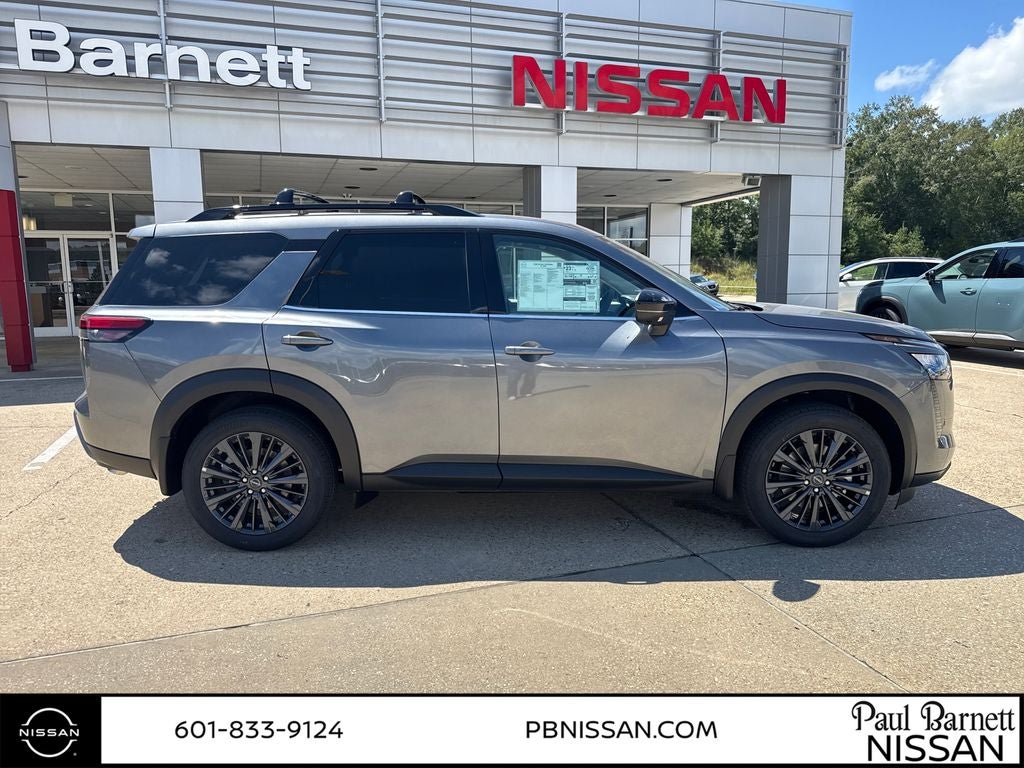 2026 Nissan Pathfinder SL