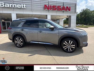2025 Nissan Pathfinder Platinum