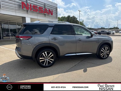 2025 Nissan Pathfinder Platinum