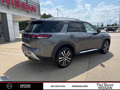 2025 Nissan Pathfinder Platinum