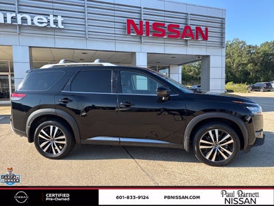 2025 Nissan Pathfinder Platinum