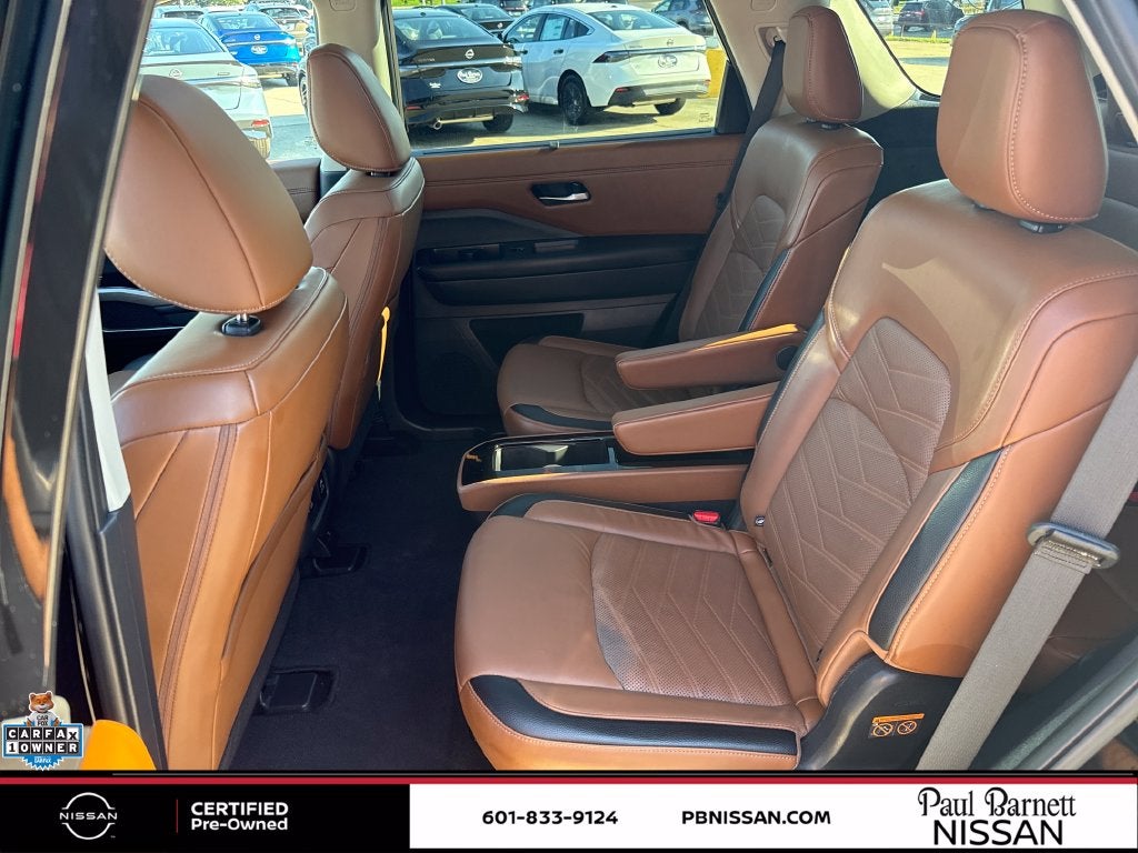 2025 Nissan Pathfinder Platinum